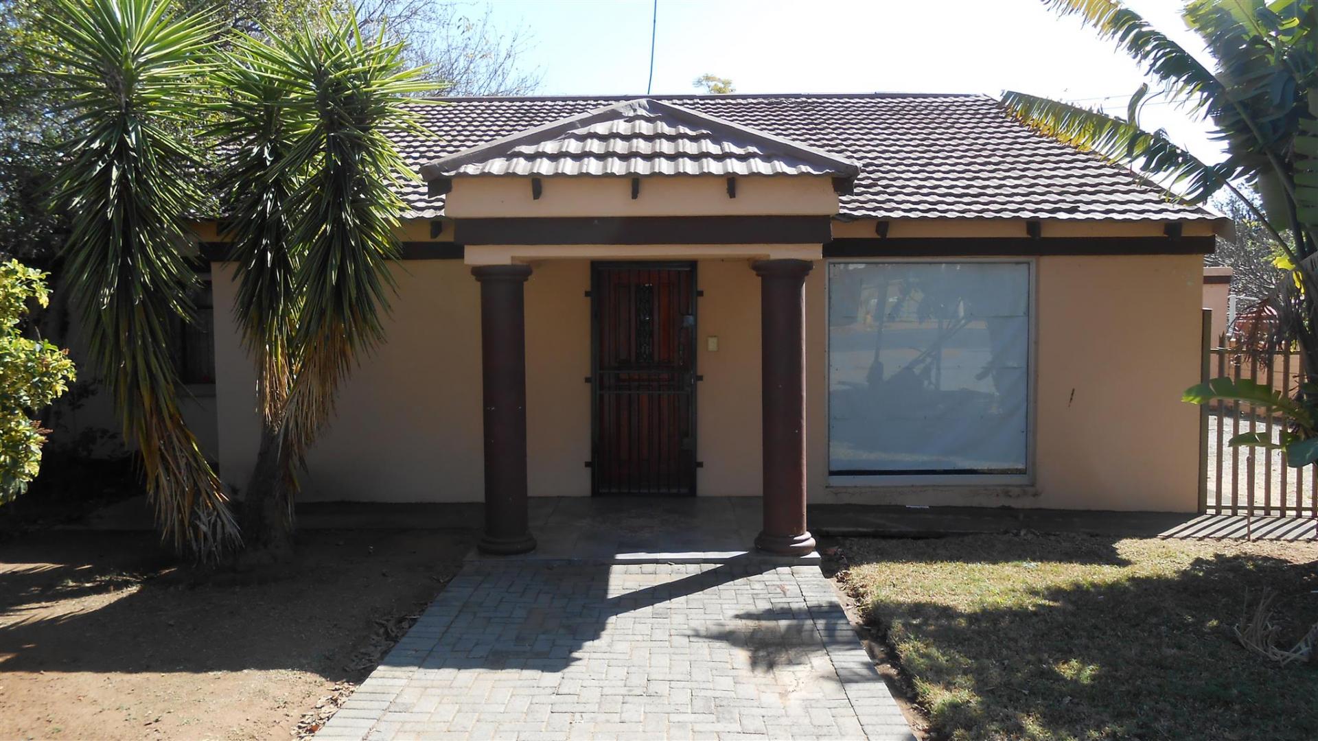 Front View of property in Rustenburg