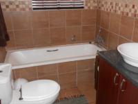 Bathroom 1 - 5 square meters of property in Pomona