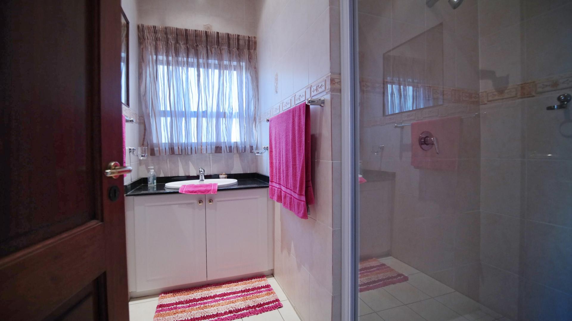 Bathroom 1 - 9 square meters of property in Woodhill Golf Estate