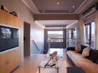 Lounges - 71 square meters of property in Woodhill Golf Estate