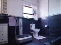 Bathroom 2 - 9 square meters of property in Woodhill Golf Estate