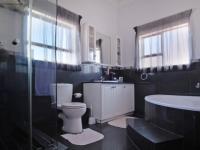 Bathroom 3+ - 9 square meters of property in Woodhill Golf Estate