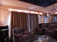 Cinema Room - 25 square meters of property in Woodhill Golf Estate