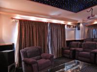 Cinema Room - 25 square meters of property in Woodhill Golf Estate