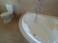 Main Bathroom - 9 square meters of property in Willow Acres Estate