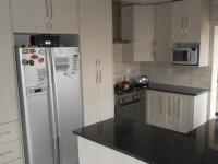 Kitchen - 19 square meters of property in Sunward park