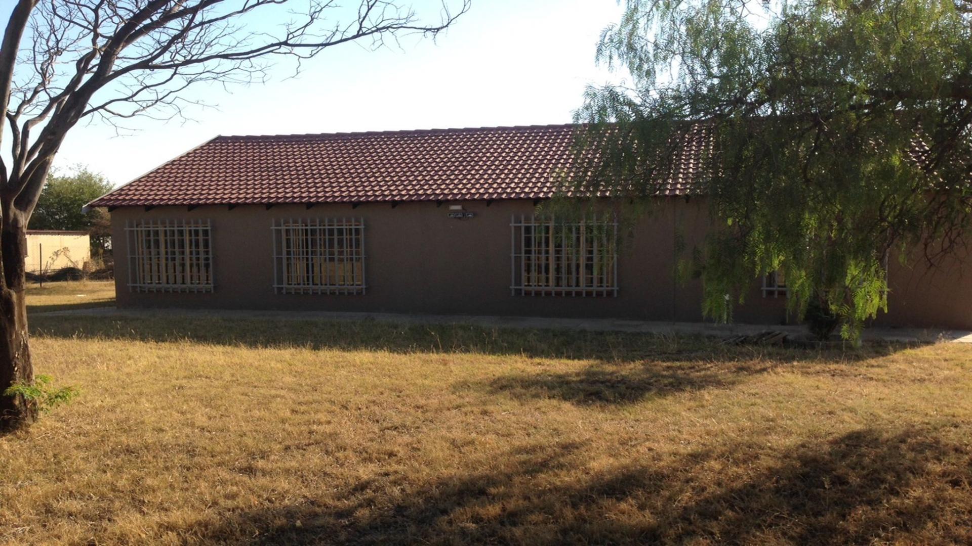 Front View of property in Onderstepoort