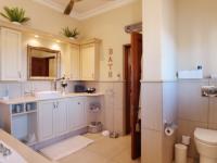 Main Bathroom - 18 square meters of property in Woodhill Golf Estate