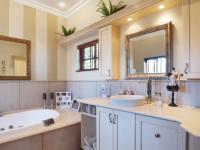 Main Bathroom - 18 square meters of property in Woodhill Golf Estate
