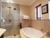 Bathroom 3+ - 6 square meters of property in Woodhill Golf Estate