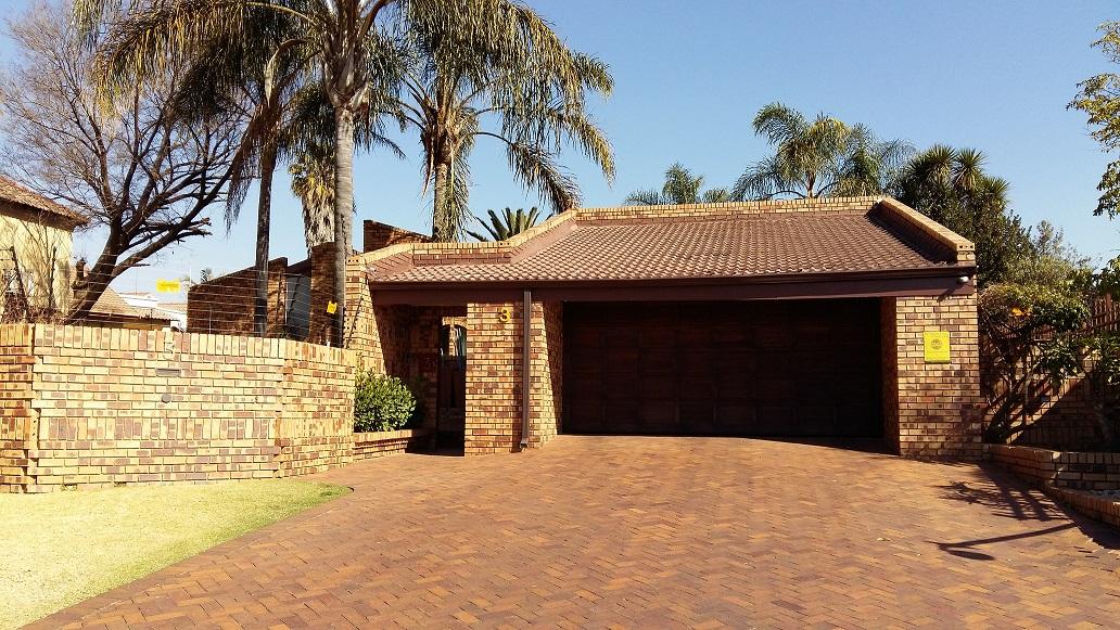 4 Bedroom House for Sale For Sale in Kempton Park - Private Sale - MR132234