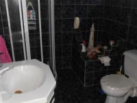 Bathroom 1 - 9 square meters of property in Dalpark