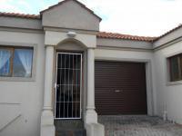 3 Bedroom 2 Bathroom Cluster for Sale for sale in Humansdorp