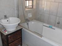 Bathroom 2 - 4 square meters of property in Dalpark
