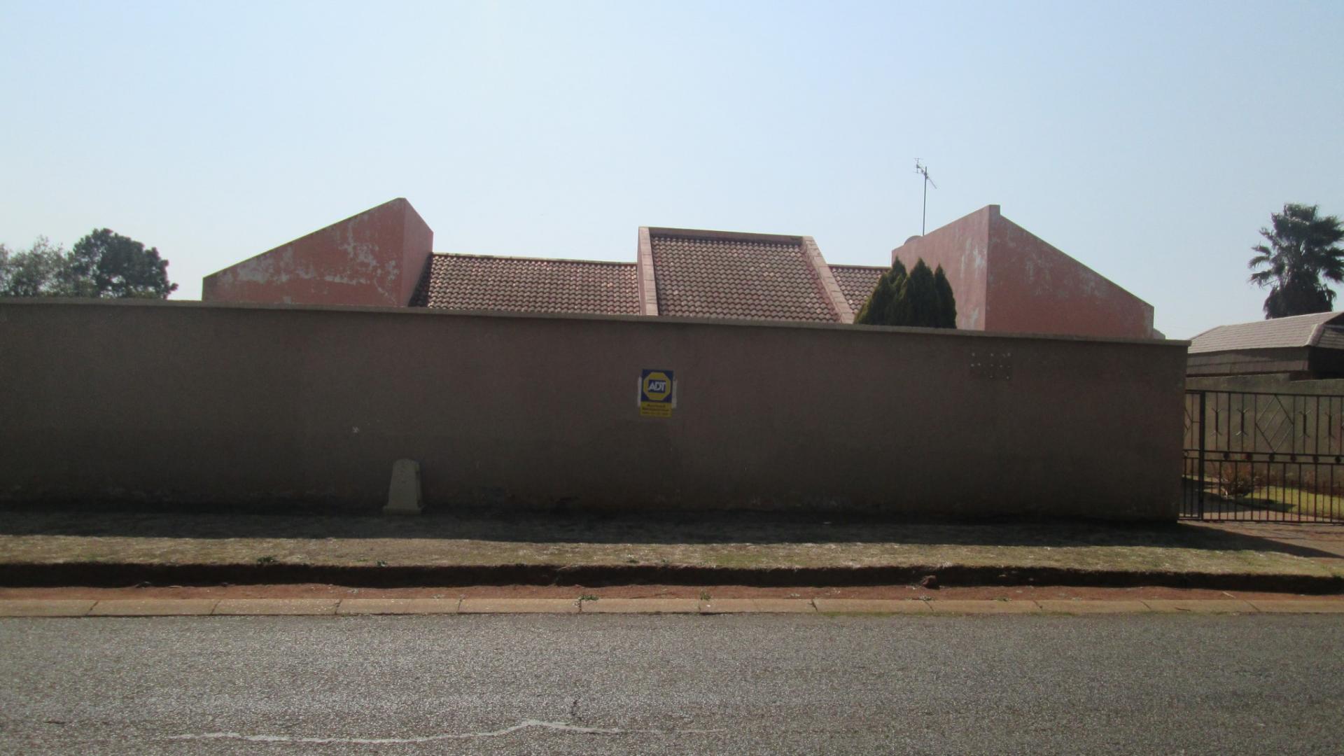 Front View of property in Eldorado Estate