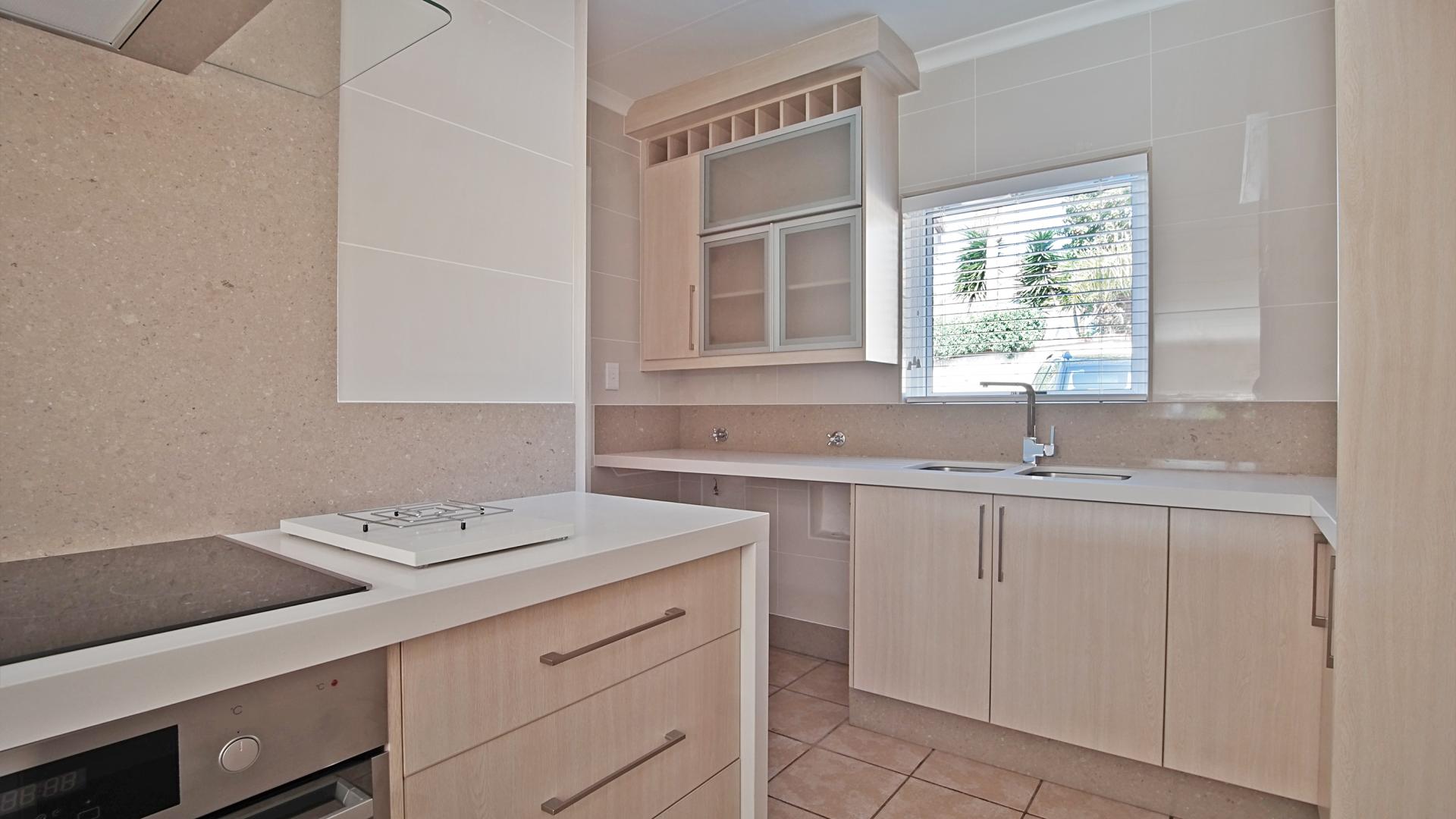 Kitchen - 14 square meters of property in Woodhill Golf Estate