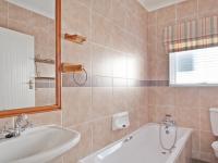 Bathroom 1 - 5 square meters of property in Woodhill Golf Estate