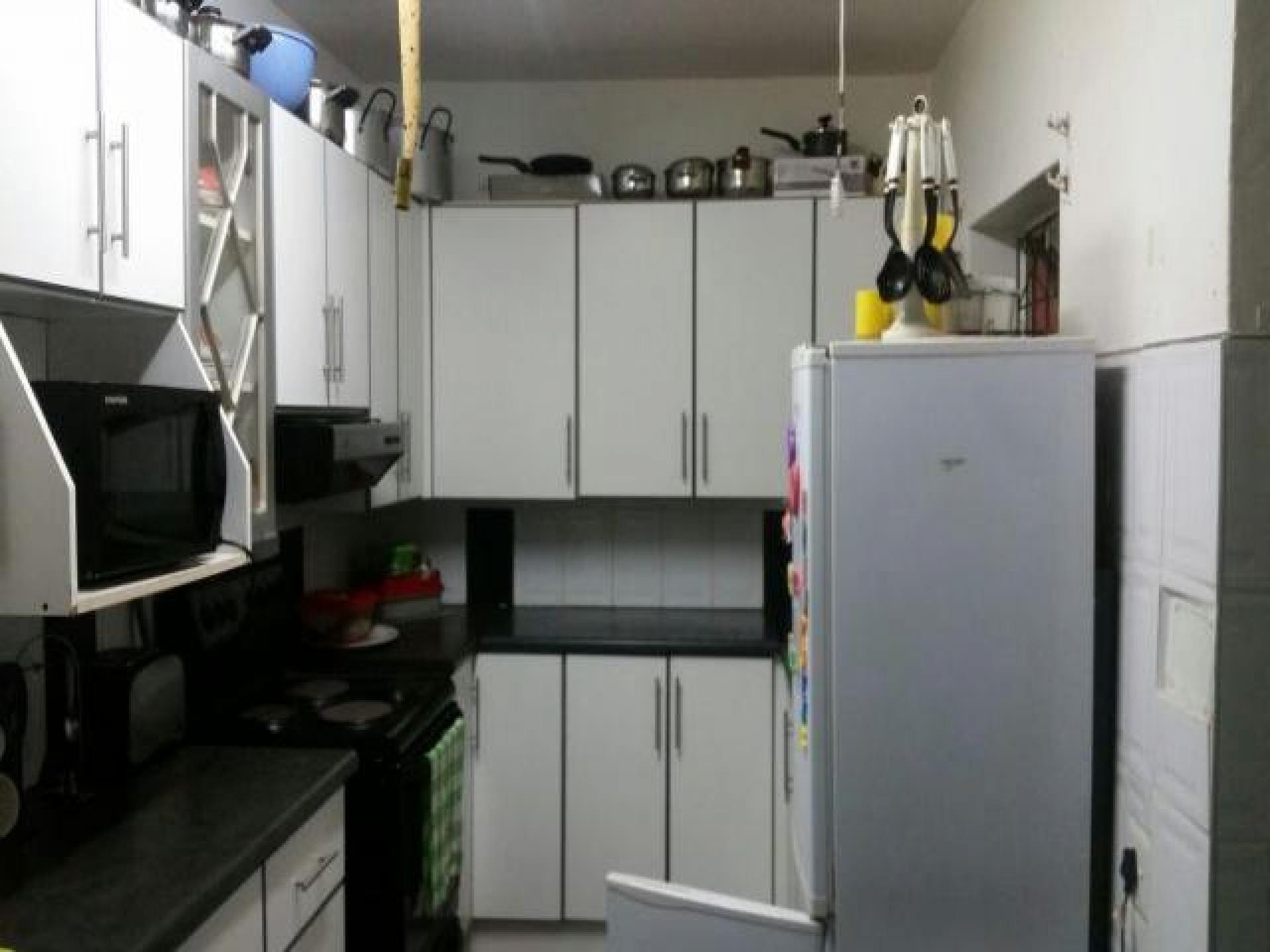 Kitchen of property in Booysen Park