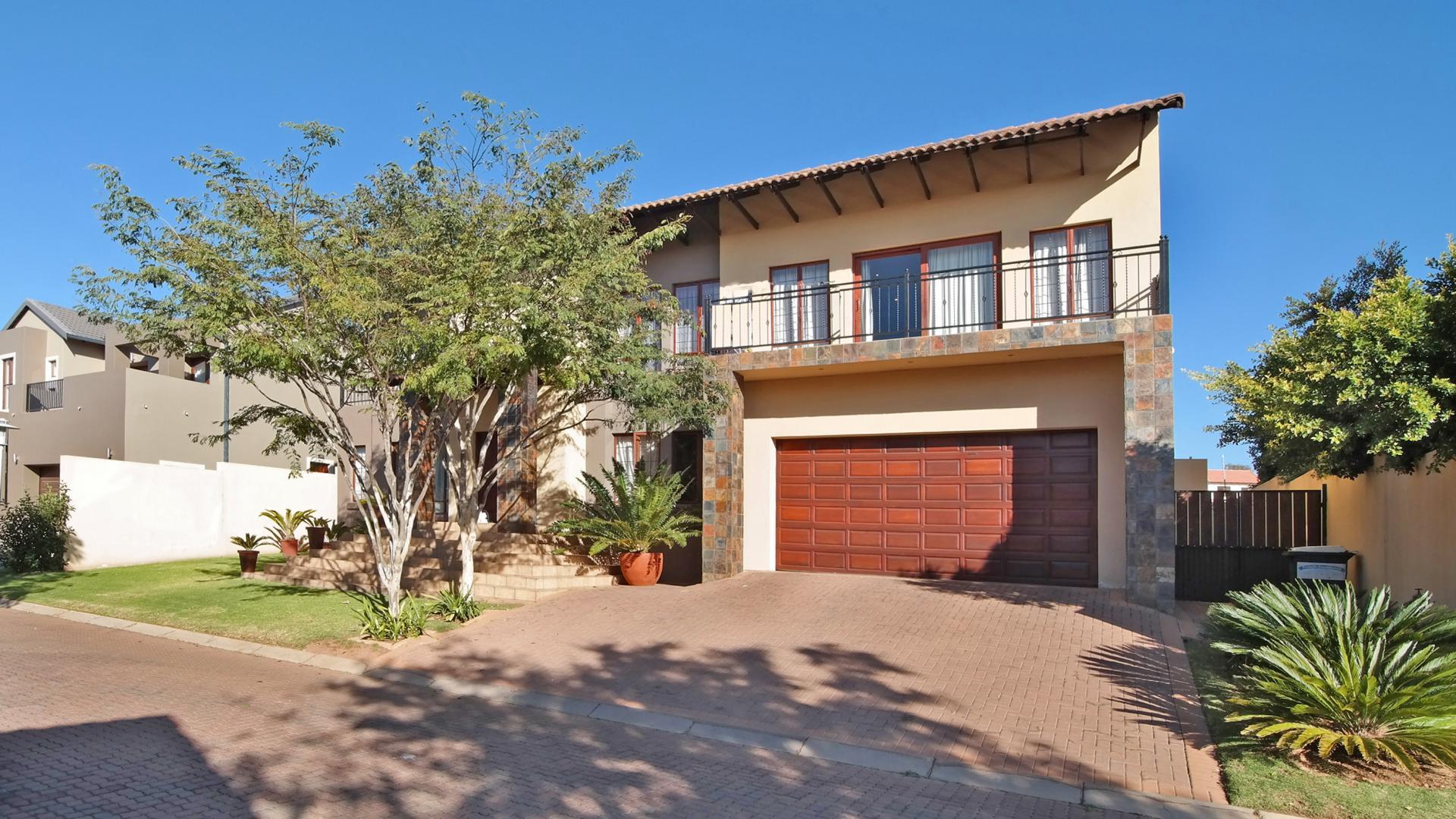 Front View of property in Olympus Country Estate