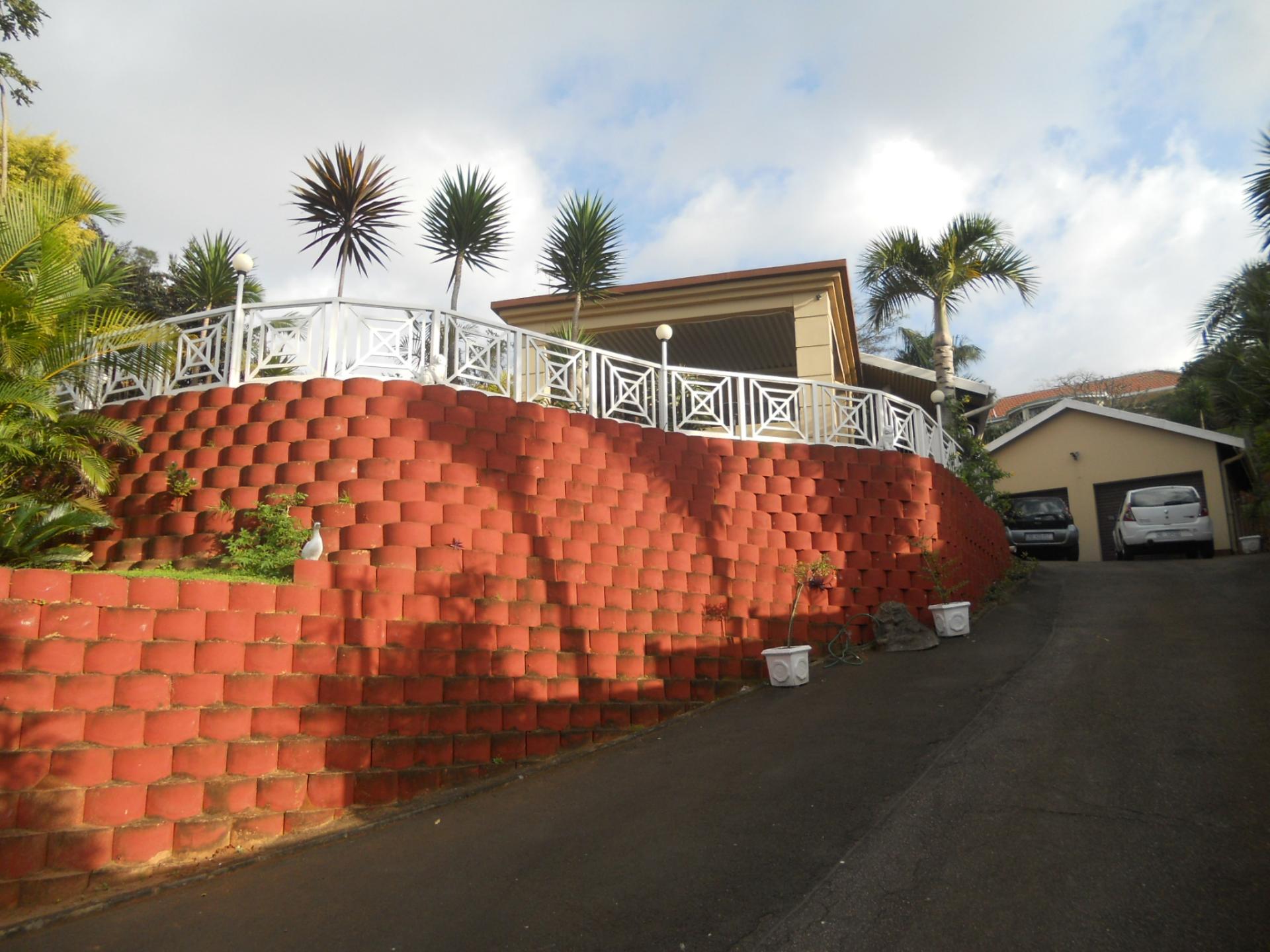 Front View of property in Amanzimtoti 