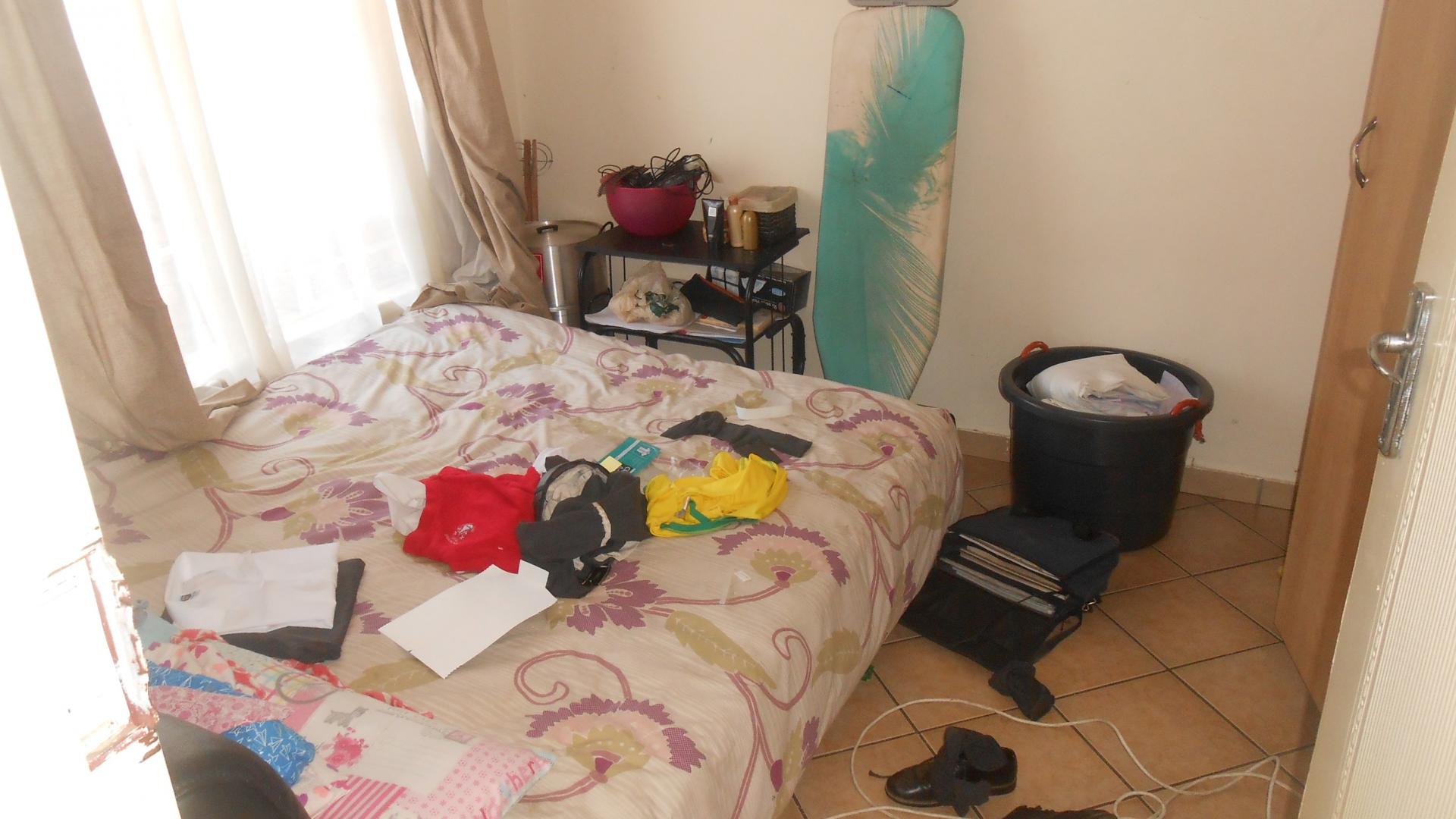 Bed Room 1 - 19 square meters of property in Bronkhorstspruit