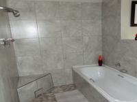 Bathroom 1 - 8 square meters of property in Riviersonderend