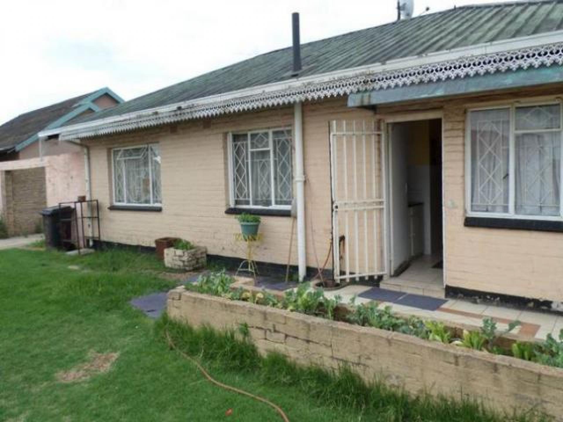 Front View of property in Krugersdorp