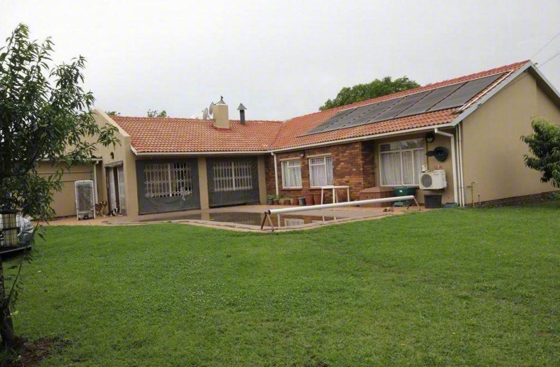 Front View of property in Secunda