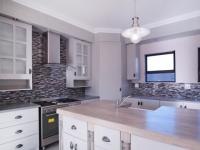 Kitchen - 16 square meters of property in Newmark Estate