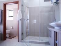 Main Bathroom - 11 square meters of property in Silverwoods Country Estate