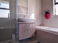 Bathroom 2 - 9 square meters of property in Silverwoods Country Estate