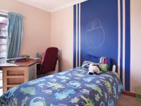 Bed Room 1 - 15 square meters of property in The Meadows Estate