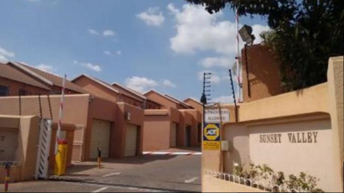 Standard Bank SIE Sale In Execution 2 Bedroom Sectional Title for Sale in Vorna Valley - MR132892