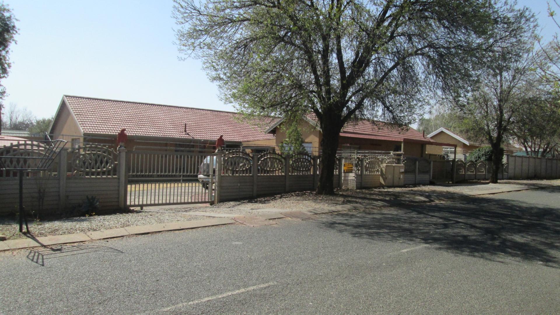 Front View of property in Vaalpark