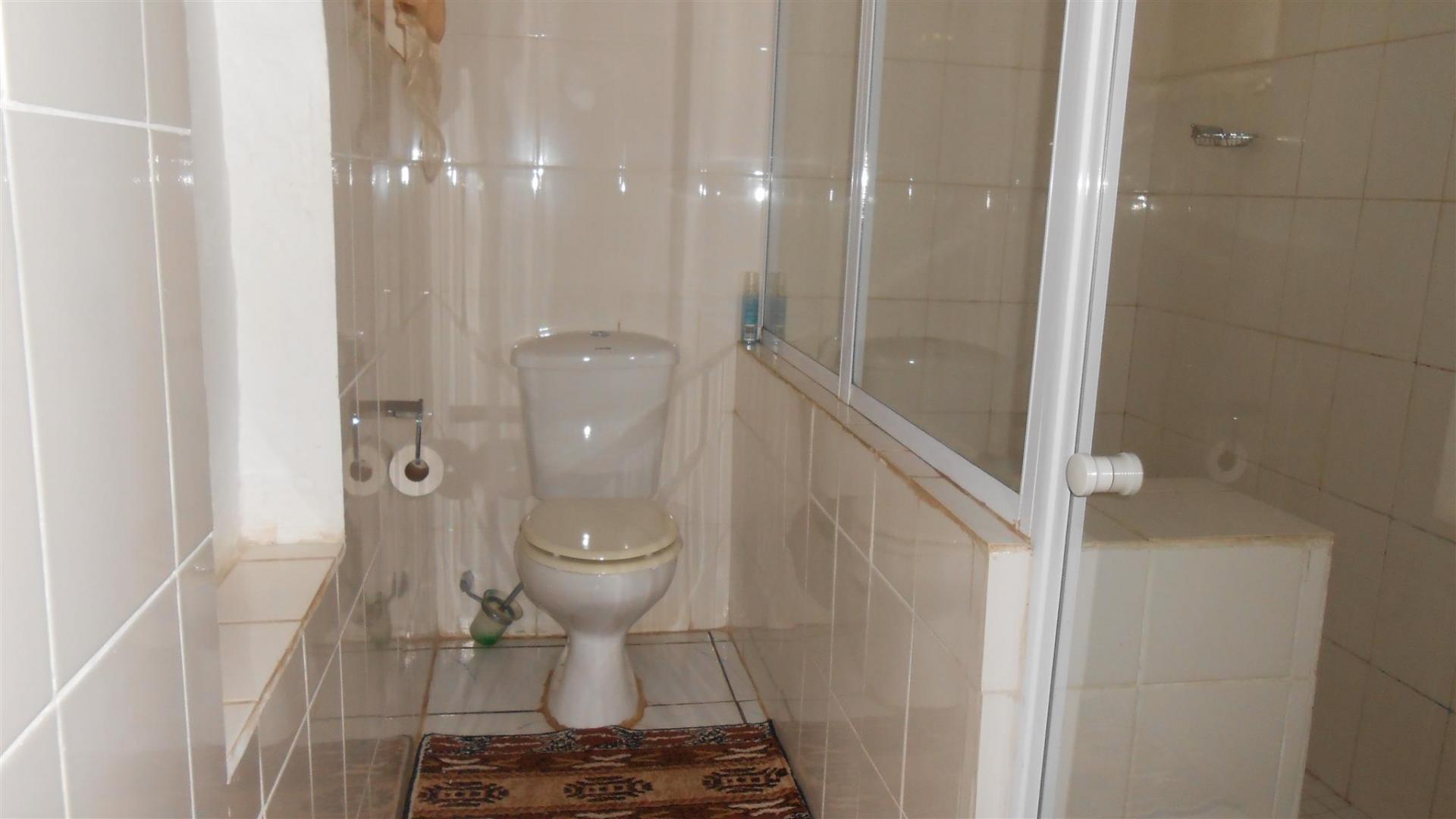 Bathroom 1 - 4 square meters of property in Mokopane (Potgietersrust)