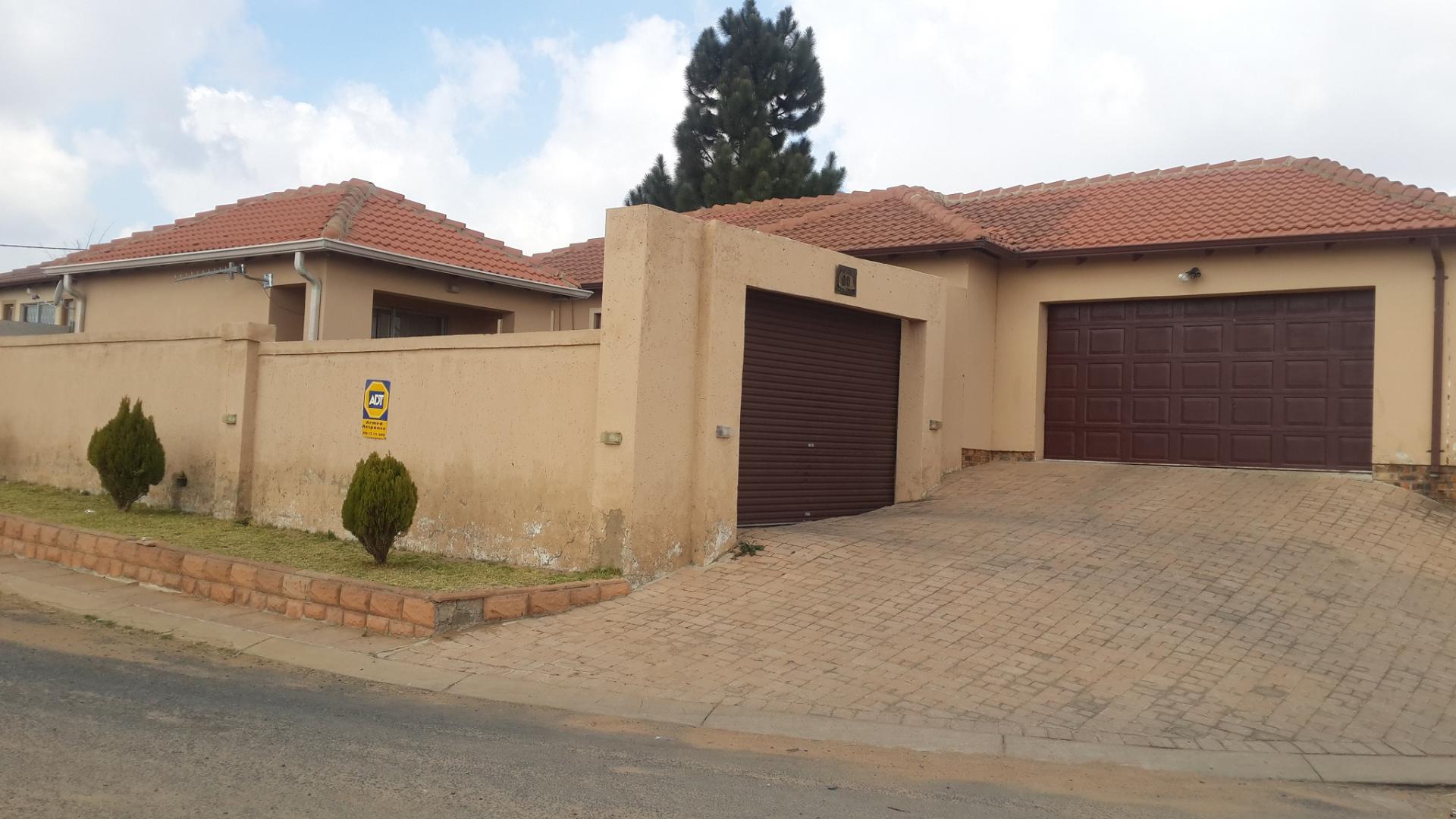 Front View of property in Randburg
