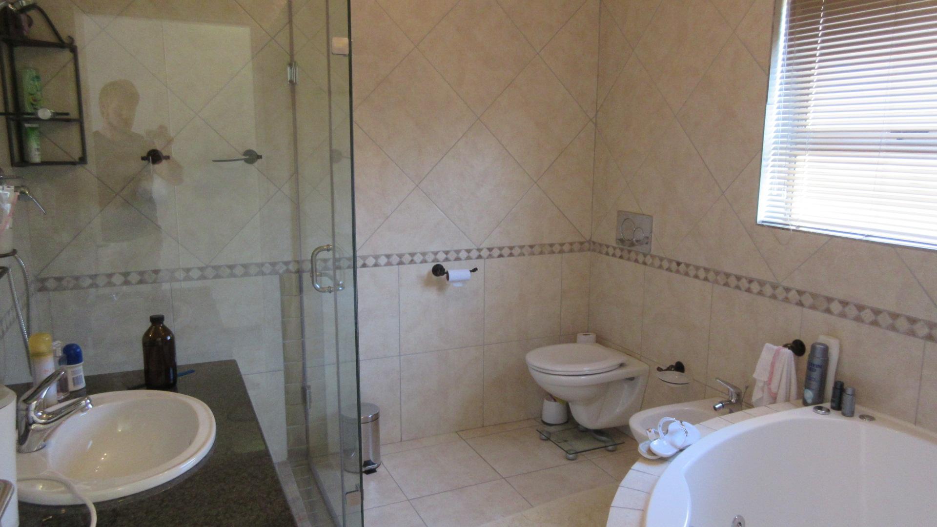 4 Bedroom Cluster for Sale For Sale in Johannesburg North