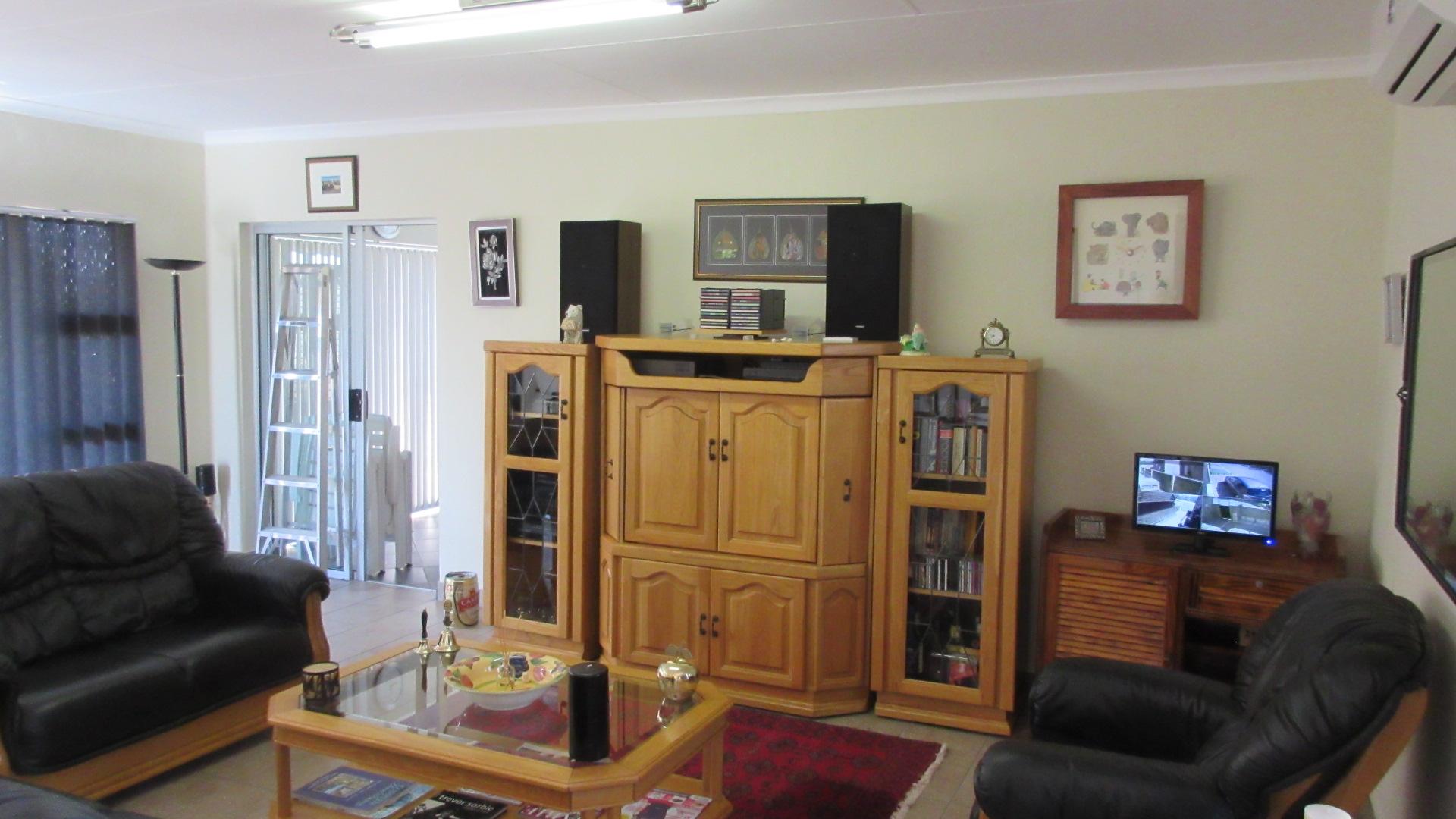 Lounges - 45 square meters of property in Johannesburg North