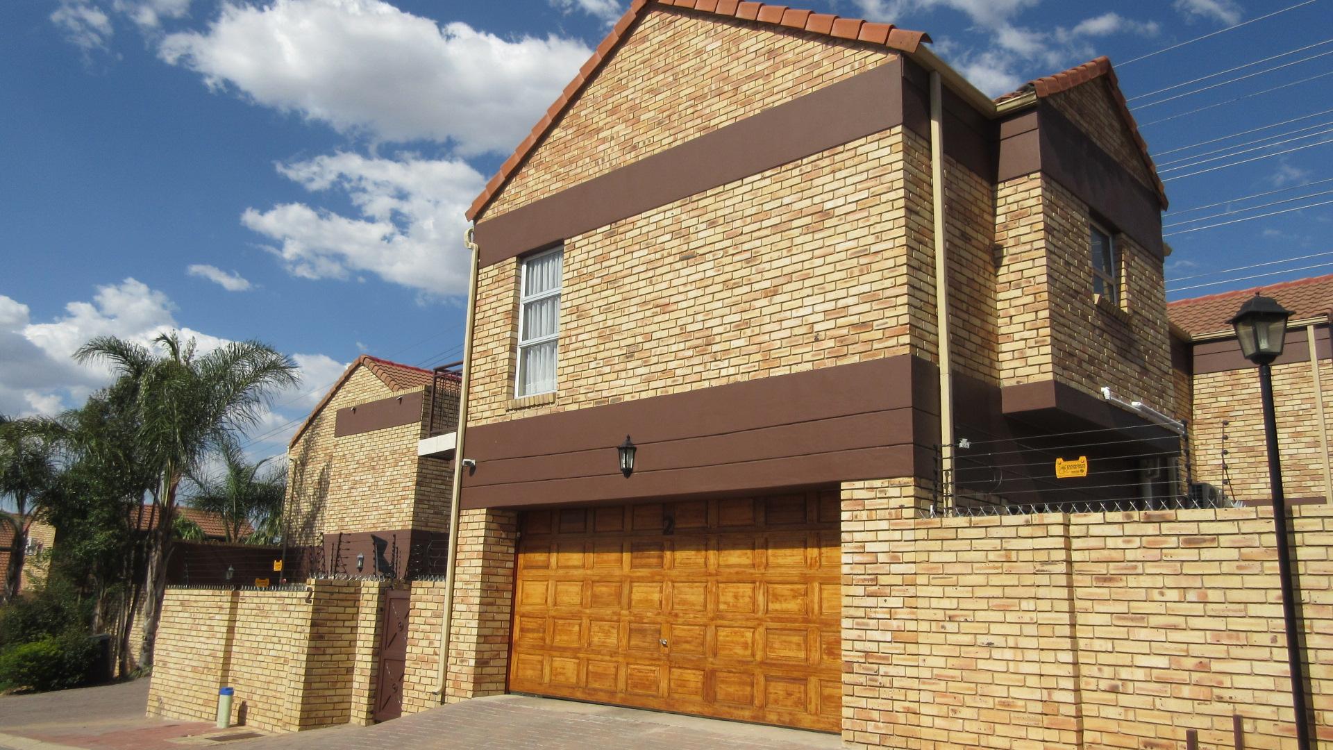 Front View of property in Johannesburg North