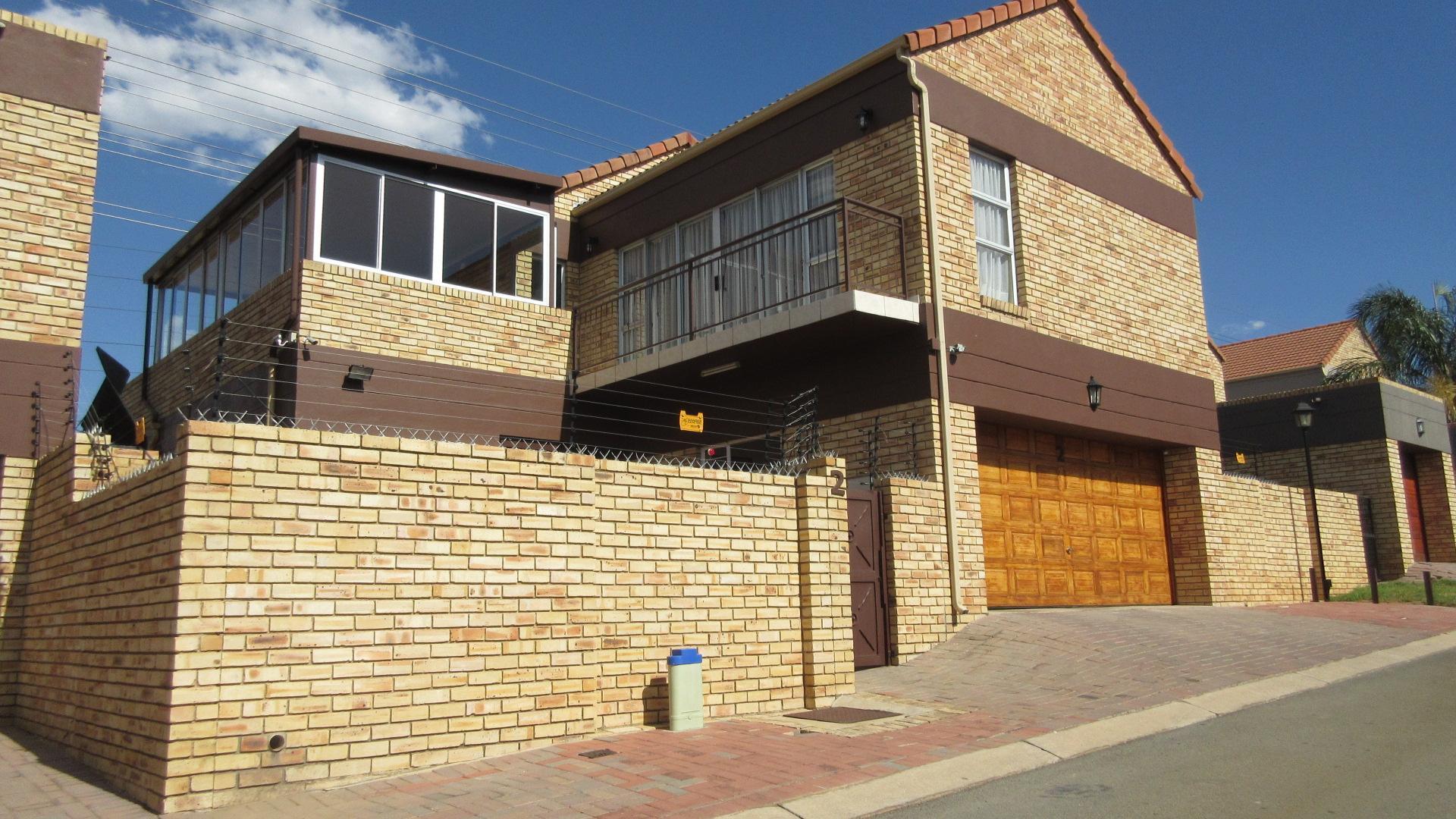 Front View of property in Johannesburg North