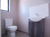 Bathroom 2 - 3 square meters of property in Heron Hill Estate