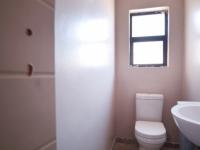 Bathroom 2 - 3 square meters of property in Heron Hill Estate
