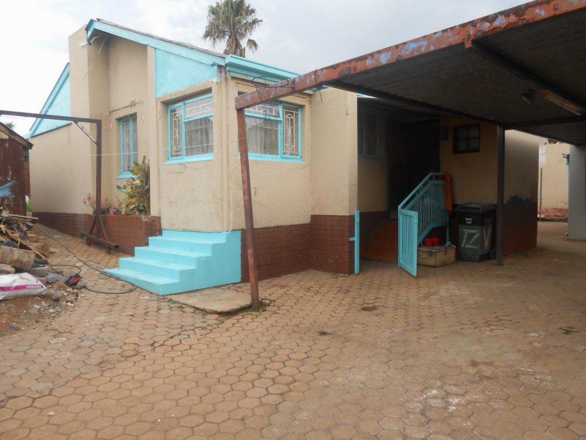 Front View of property in Johannesburg Central