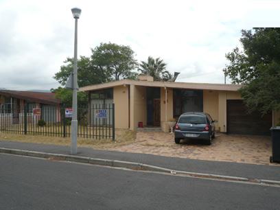 3 Bedroom House for Sale For Sale in Parow Central - Private Sale - MR13310