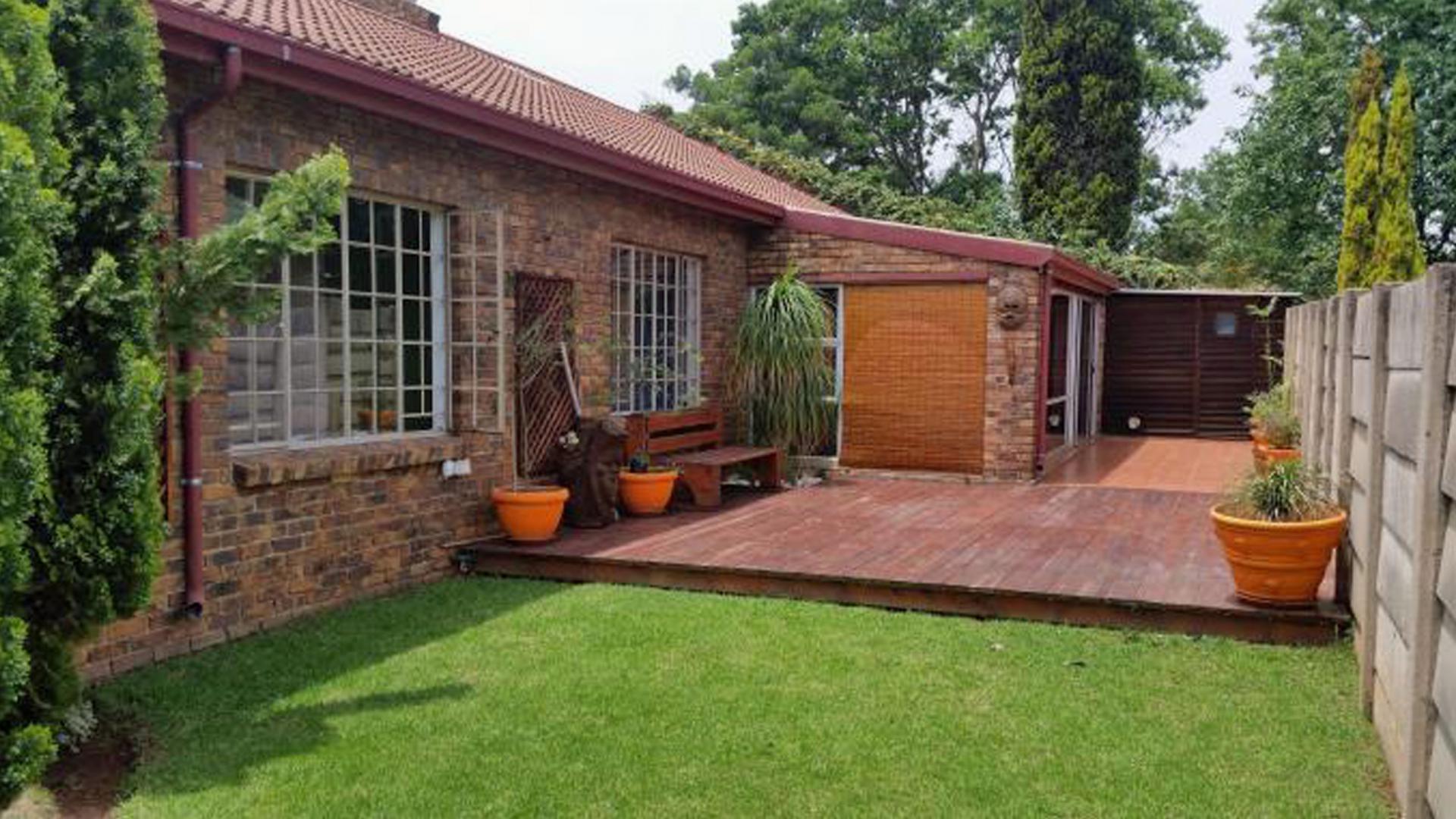 3 Bedroom House for Sale For Sale in Middelburg MP Home