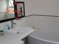 Bathroom 2 - 3 square meters of property in Strand