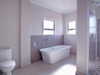 Main Bathroom - 14 square meters of property in Willow Acres Estate