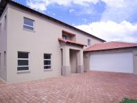 Front View of property in Willow Acres Estate