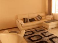 Lounges - 17 square meters of property in Mooikloof Ridge
