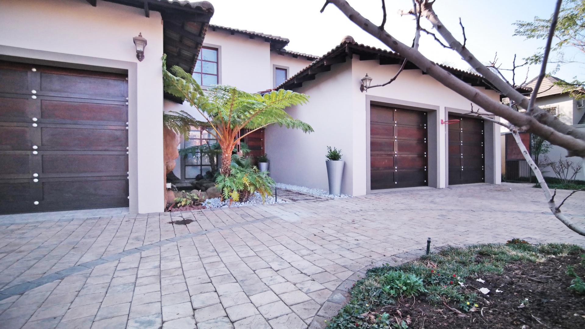 Front View of property in Willow Acres Estate